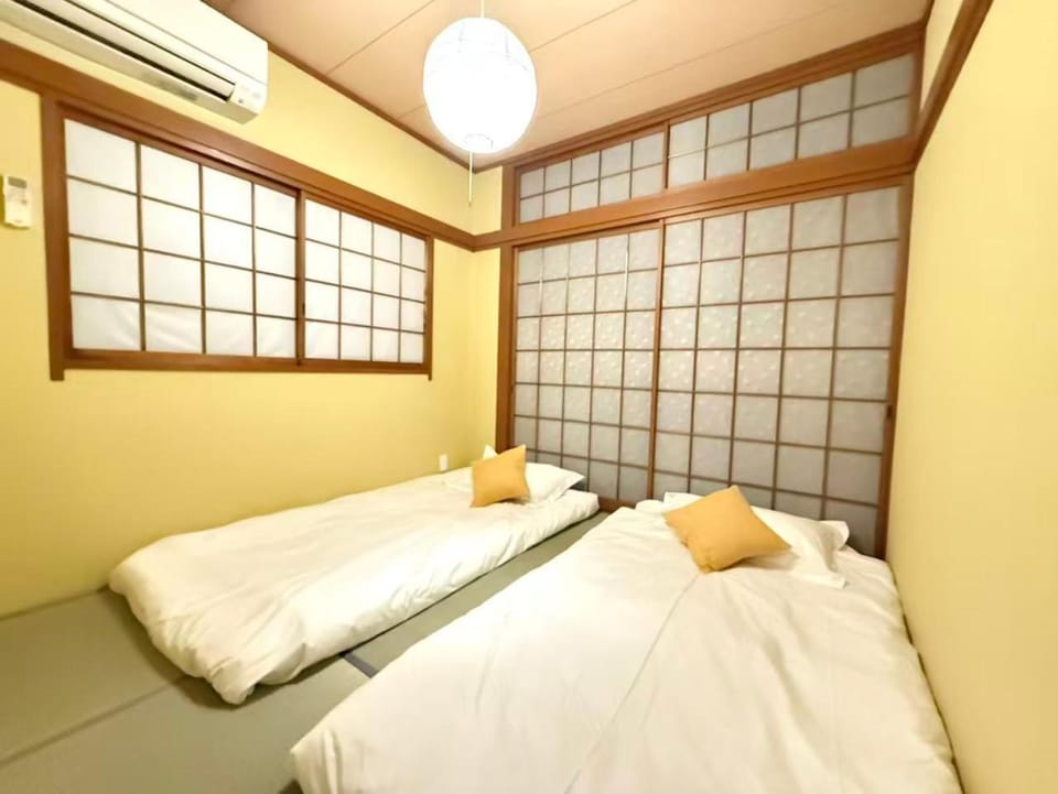 陽晨クリスタル三ノ輪旅館 Apartment in Japan