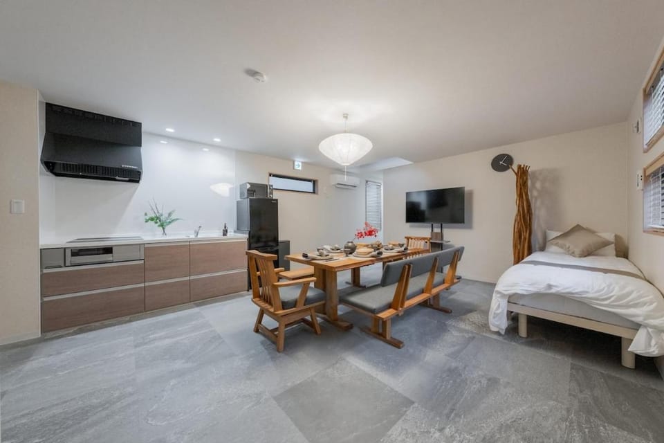 徹 京都駅近く グループ利用に最適な一軒家 ベッド9台 お風呂2台トイレ3台 Villa in Kyoto