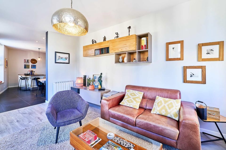Living room, Decorative detail, Dining area, furniture