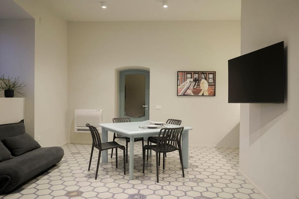 TV and multimedia, Living room, Seating area, Dining area, heating, kitchen
