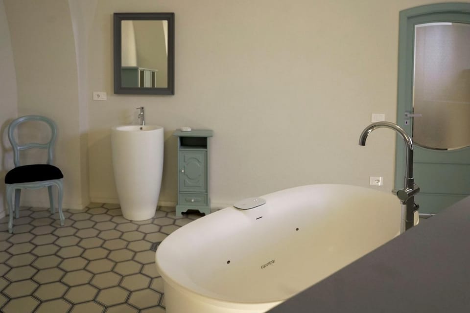 Hot Tub, Hot Tub, Bedroom, Bath