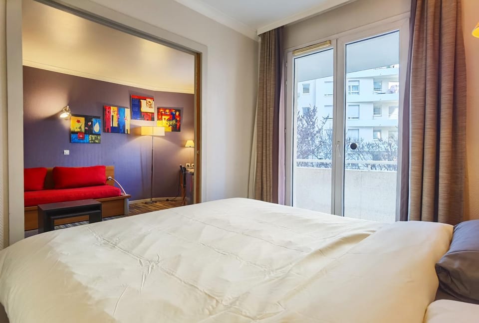 Comfortable Apartment near La Defense with Elevator Apartment in Courbevoie