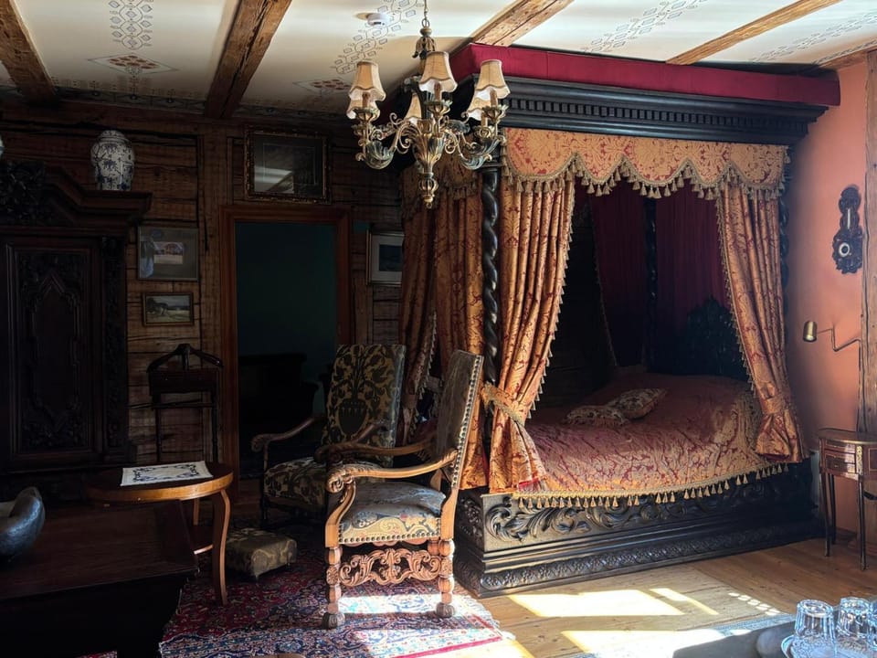 Seating area, Bedroom