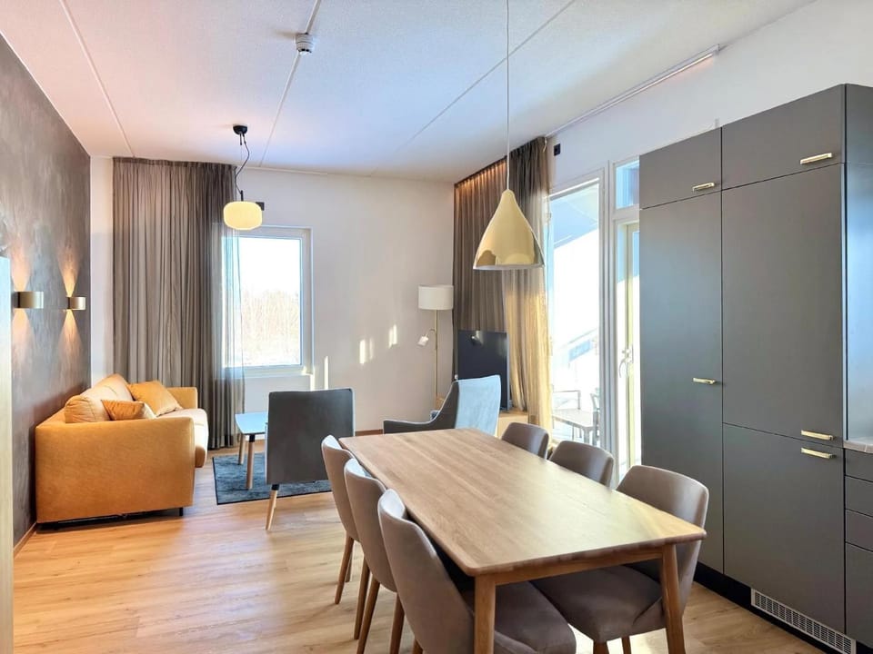 Living room, Photo of the whole room, Seating area, Dining area
