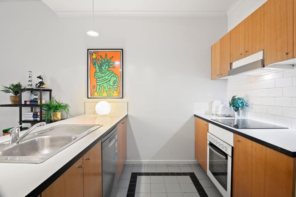 Southbank Gem 3BR Artistic Double Story Loft Sleep 8 Apartment in Southbank