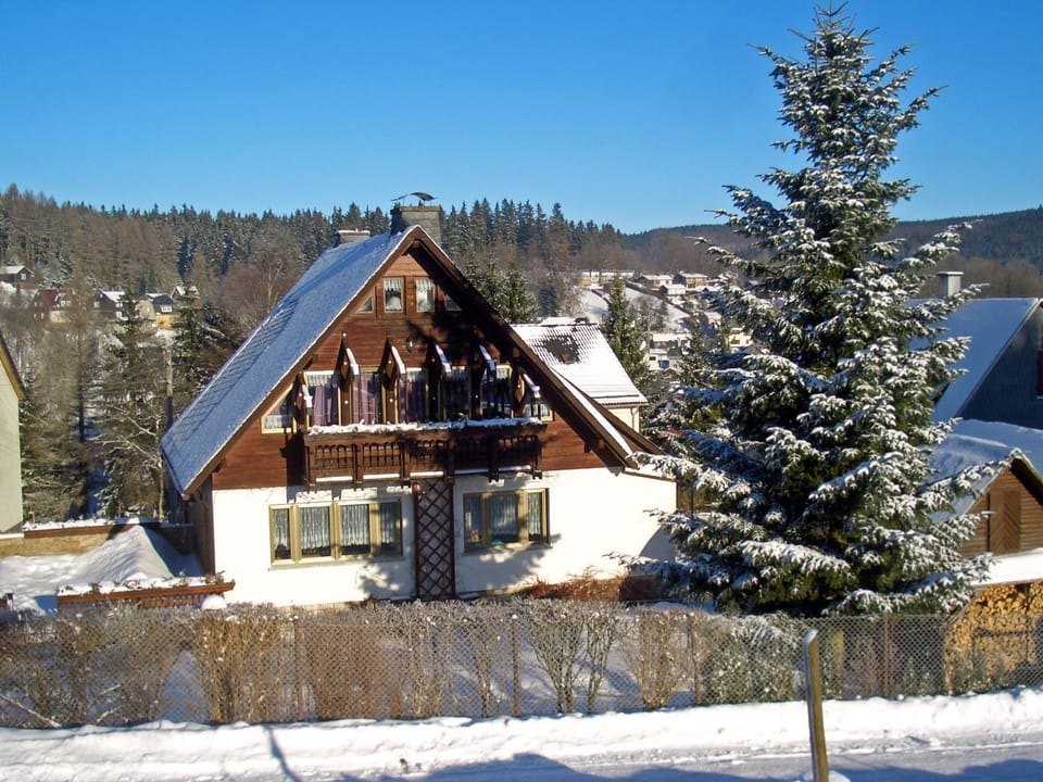 Property building, Winter
