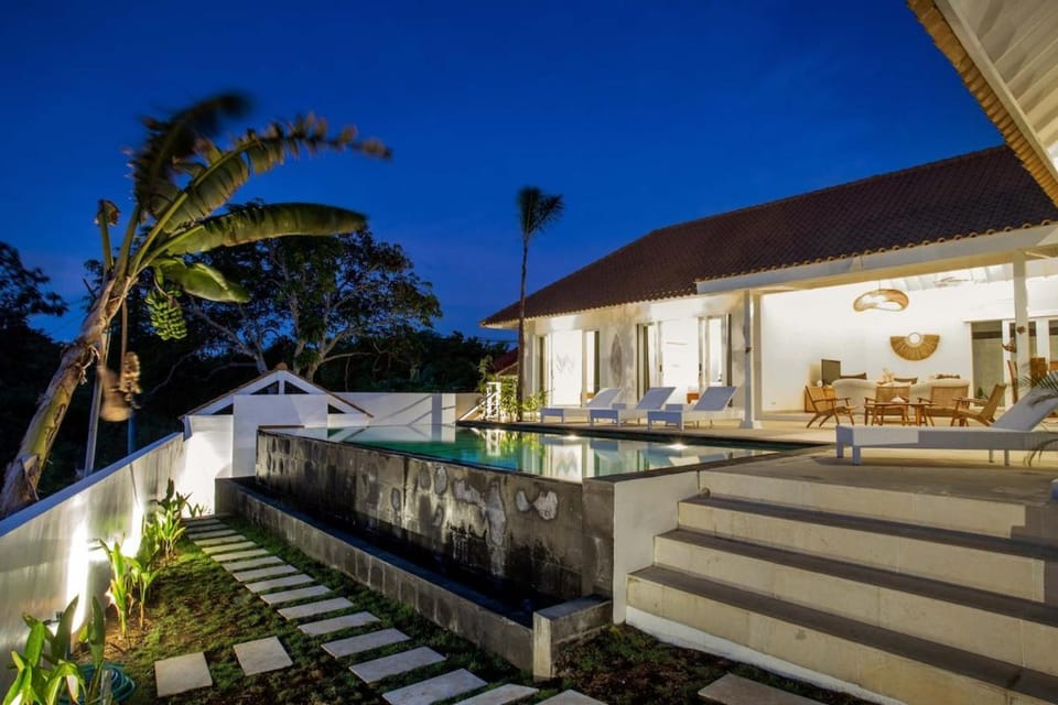 beautifull 3 bedroom villa Shanti nusa Lembongan SEA VIEW Villa in Nusapenida
