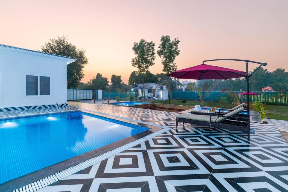 Pool view, Swimming pool
