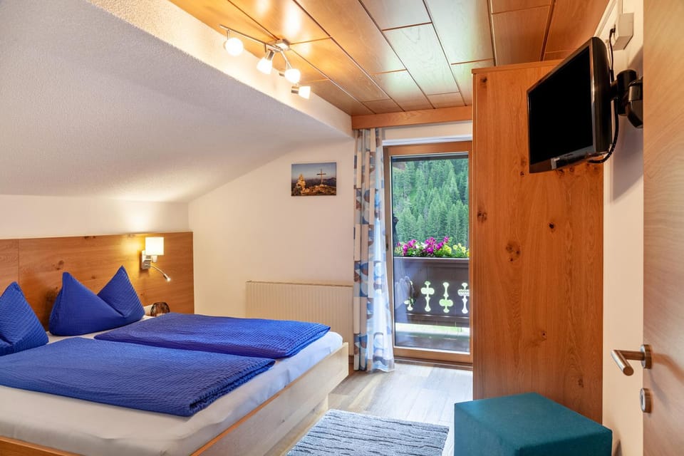 Property building, Living room, Bedroom