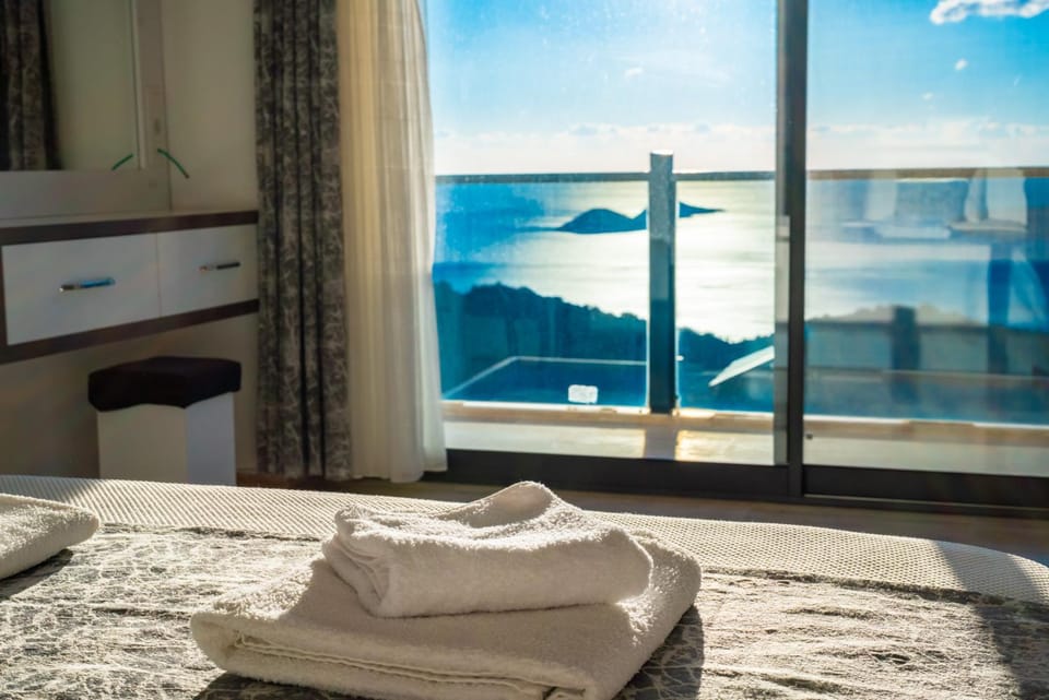 Bed, Natural landscape, Photo of the whole room, Bedroom, Sea view, towels