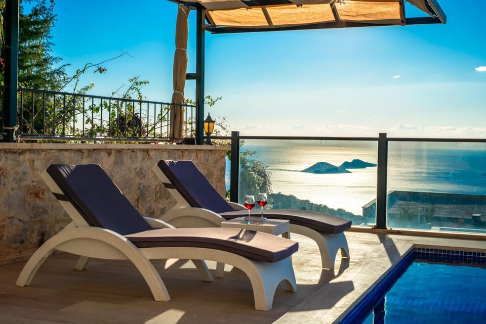 Patio, Natural landscape, View (from property/room), Balcony/Terrace, Pool view, Sea view, Swimming pool, sunbed