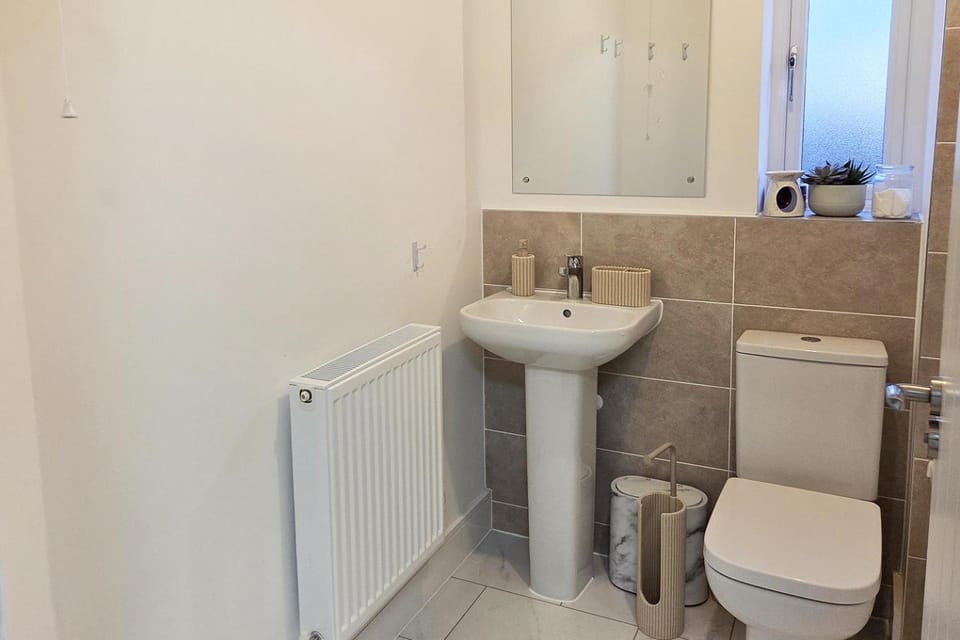 Shower, Toilet, Bathroom, Bath