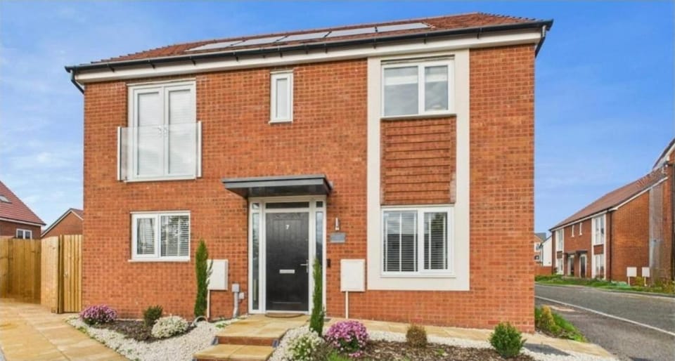 3-Bedroom New Build - Private Parking - VAT Included House in Stafford