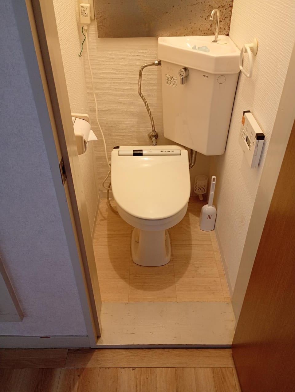 Two beds apt with Laundry close to Shinsaibashi Apartment in Osaka
