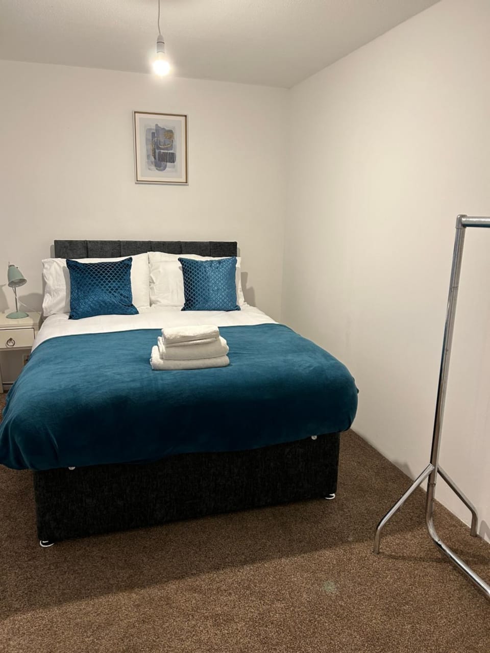 Bed, Photo of the whole room, Bedroom, towels