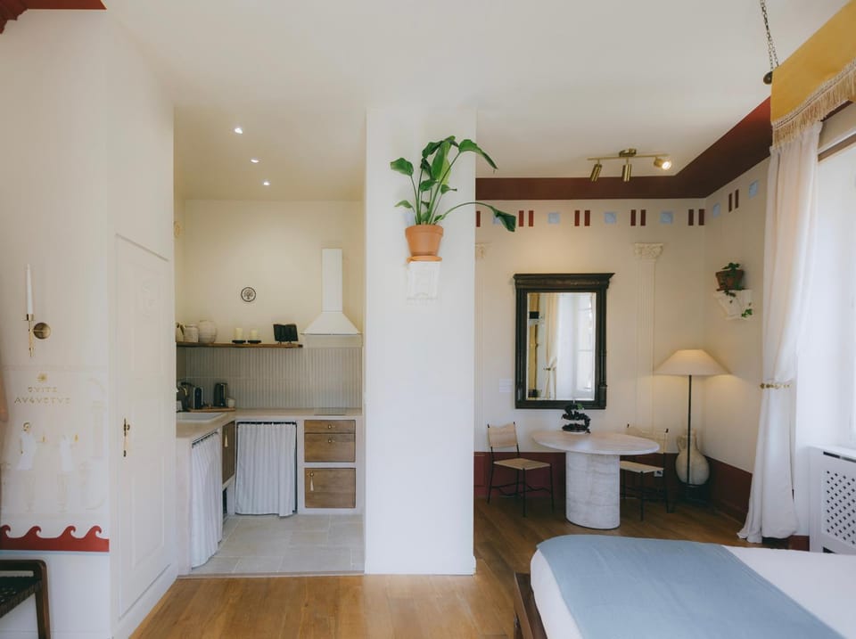 Suite Augustus expérience romaine et cinéma privée appartement T1 Apartment in Nimes