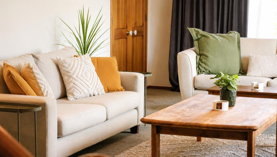 Ora Springs Exclusive Nature Retreat House in Whangārei
