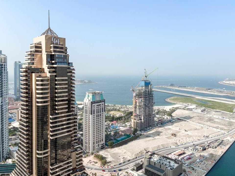 Cayan Tower, Dubai Marina - Onelink Apartment in Dubai