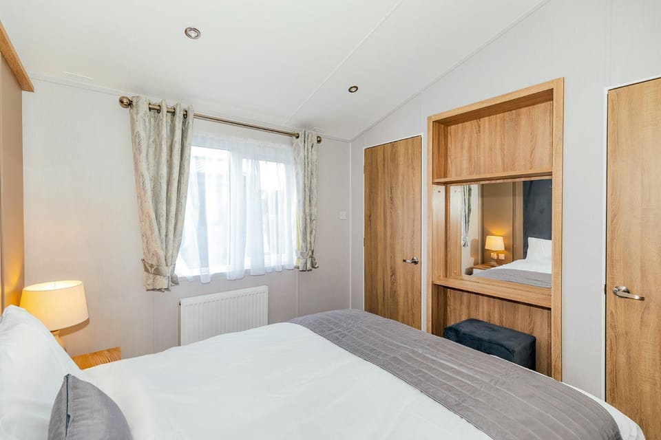 Bed, Bedroom, wardrobe