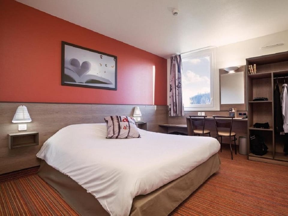 Day, Photo of the whole room, Bedroom
