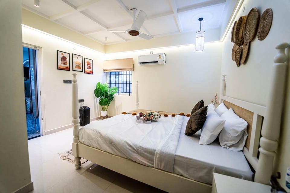 Bed, Bedroom