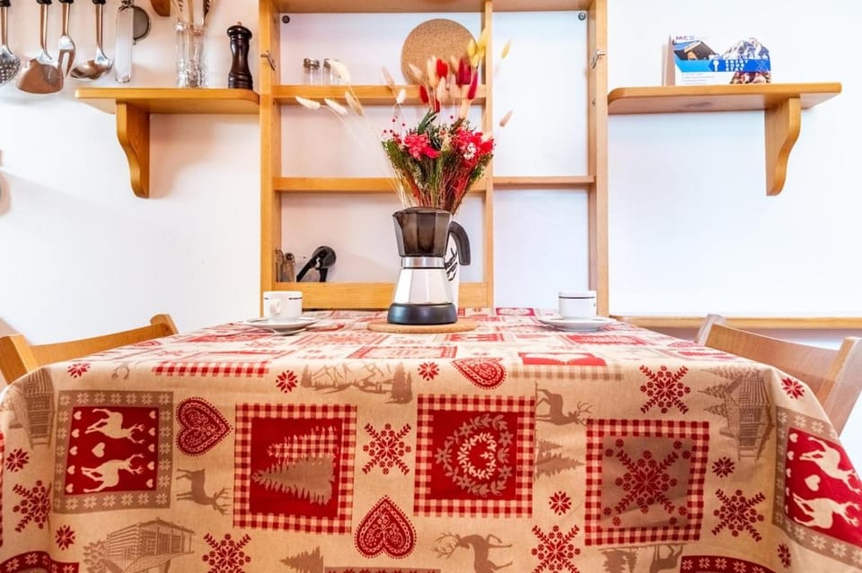 MCX Vacation Rental - La Casetta A Cervinia, Ski-out studio apartment, a few steps from the cable car! Apartment in Breuil-Cervinia
