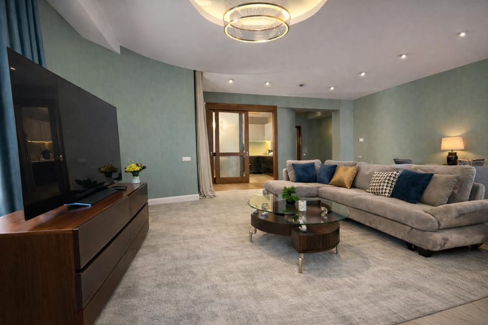 Communal lounge/ TV room, TV and multimedia, Living room, Seating area, Evening entertainment