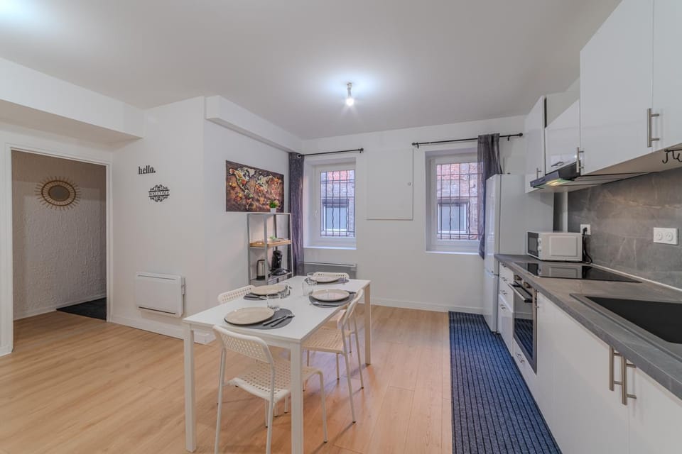 Kitchen or kitchenette, stove