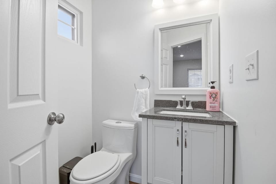 Toilet, Bathroom