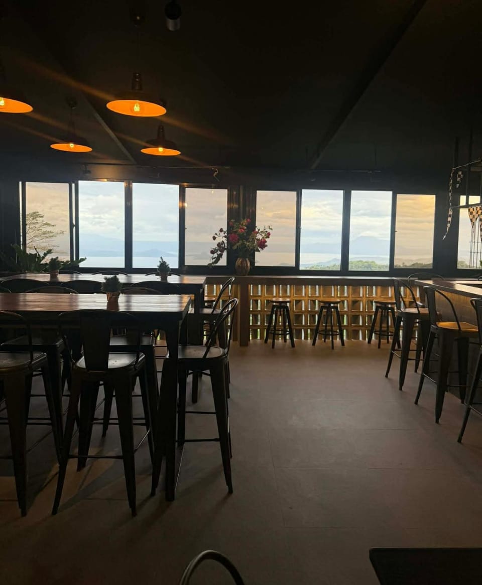The Overlook Inn, Tagaytay City Hotel in Tagaytay