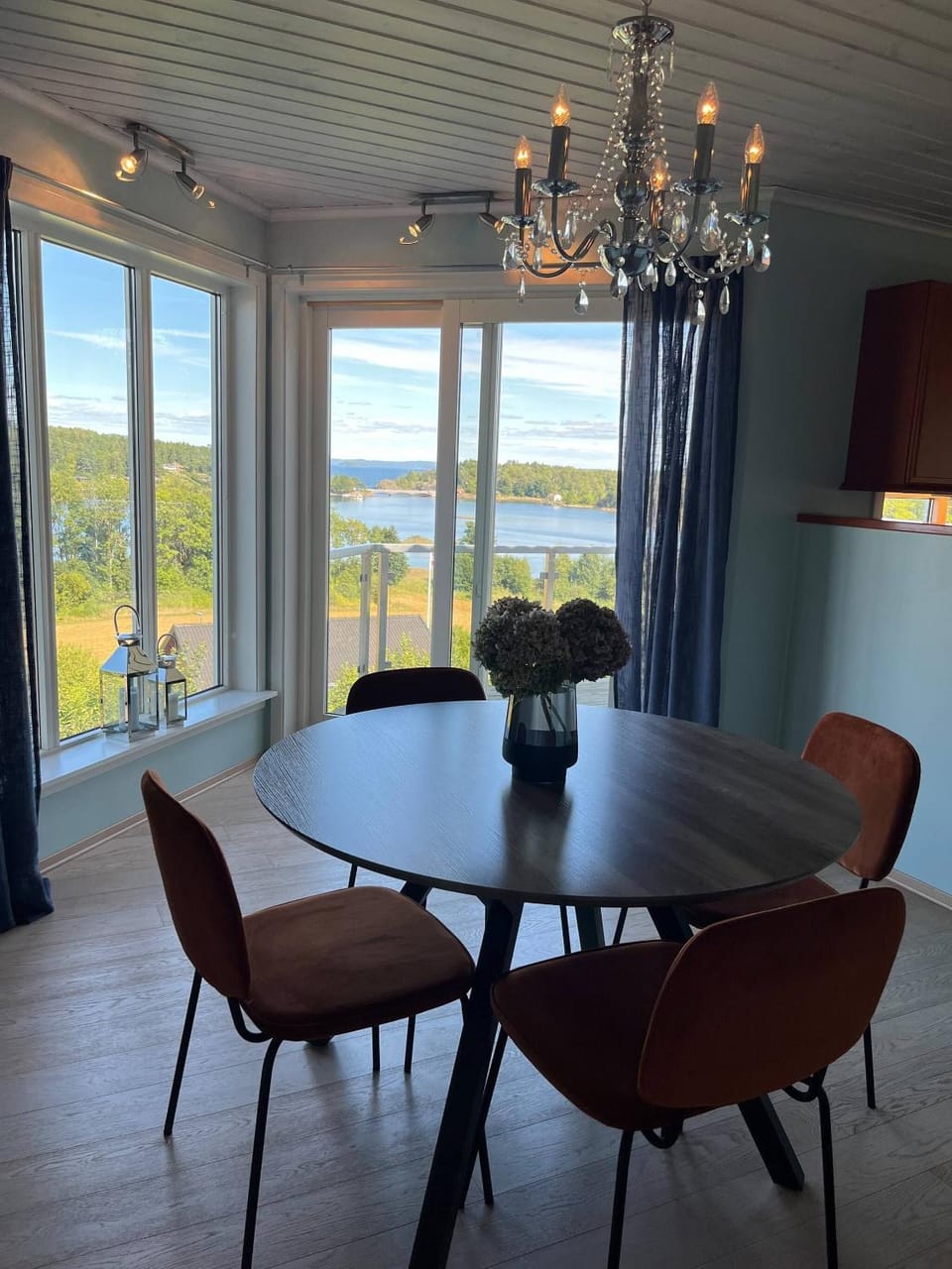 Decorative detail, Dining area