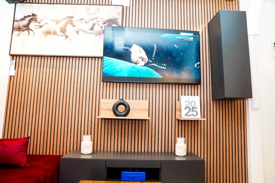 Communal lounge/ TV room, TV and multimedia, Evening entertainment
