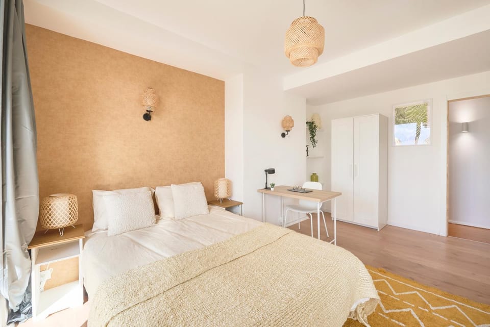 Sunny room with private balcony Vacation rental in Lisbon