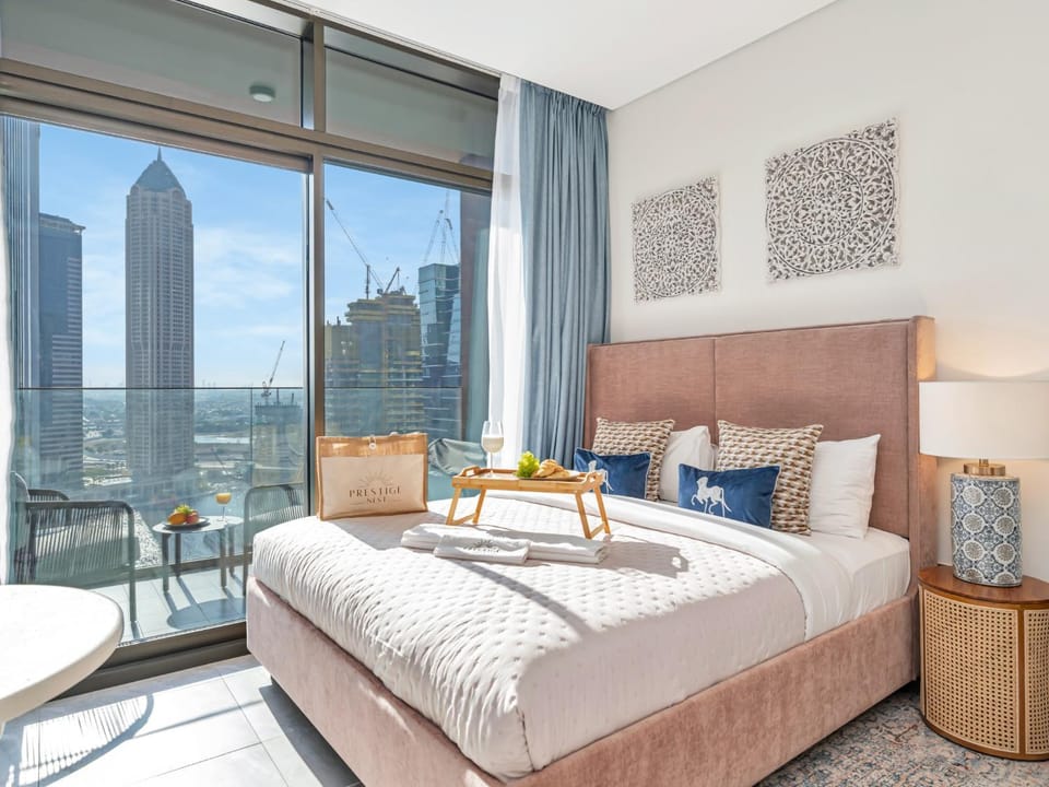 Bed, View (from property/room), Balcony/Terrace, Photo of the whole room, Seating area, Bedroom