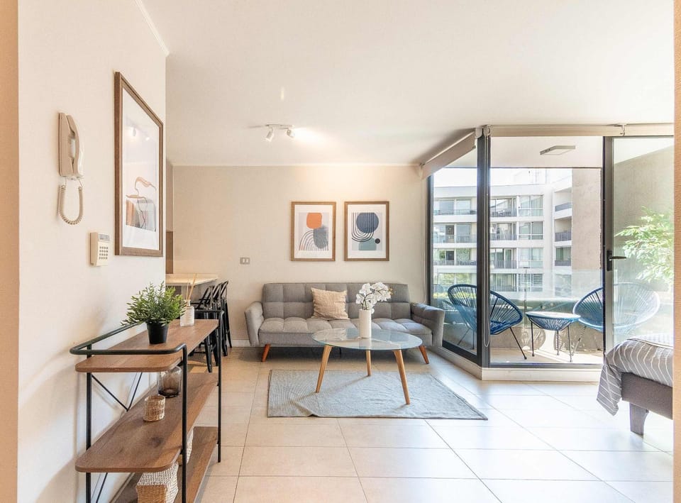 HOM I Mall Plaza Egana I Metro Cercano I Piscina Apartment in Las Condes