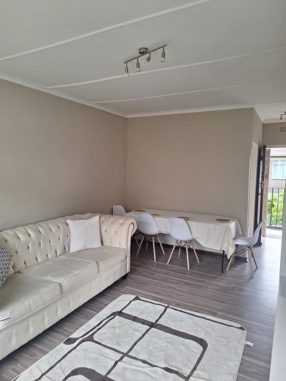Lyndhurst Apartment Apartment in Sandton