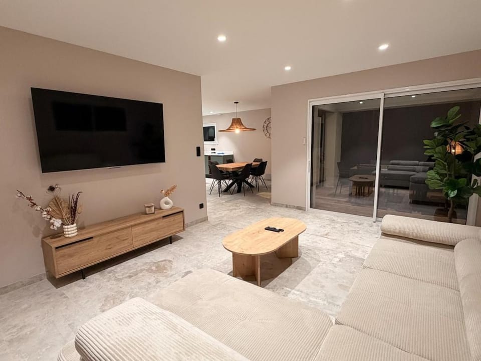TV and multimedia, Living room