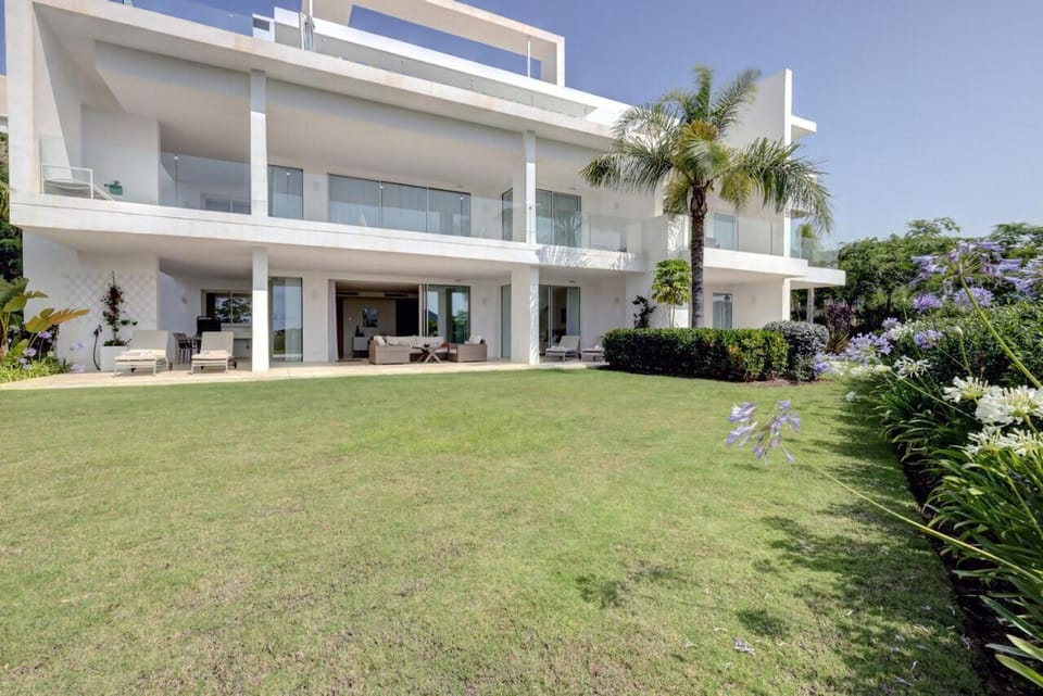 Property building, Garden