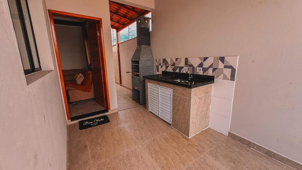 Casa 3 quartos sendo 1 suite ar Cond com piscina 300 metros da praia House in Itanhaém