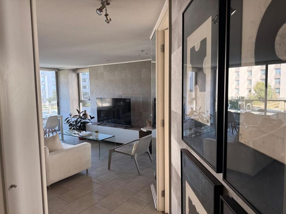 Bird's eye view, Living room