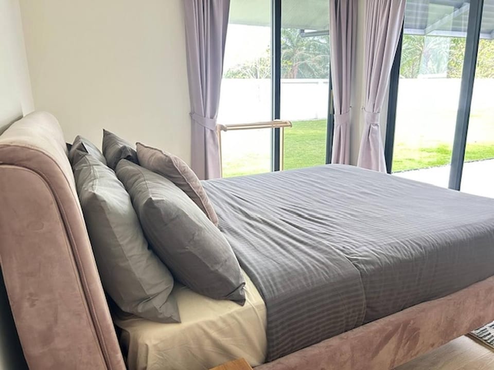 Luxurious Bed Breakfast Stay in Unique Villa Bed and Breakfast in Hua Hin District