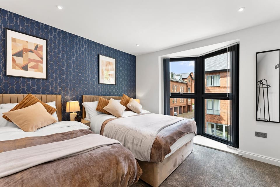 Stylish Abodes in Leeds - Sleeps 18 Apartment in Leeds