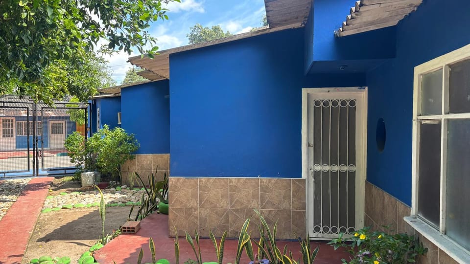Habitación Central en Monterrey cerca al D1 - Hostal de Flor - Contactar antes de reservar Apartment in Casanare, Colombia