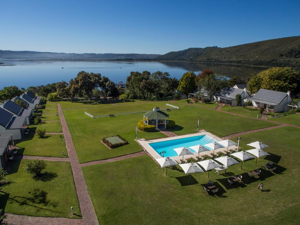 Lake view, Swimming pool
