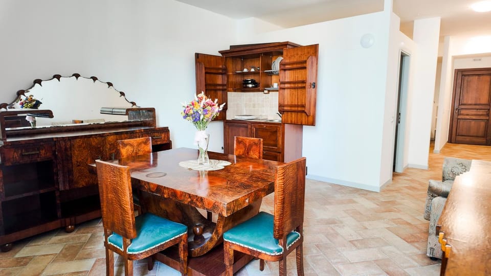 Kitchen or kitchenette, Living room, Dining area