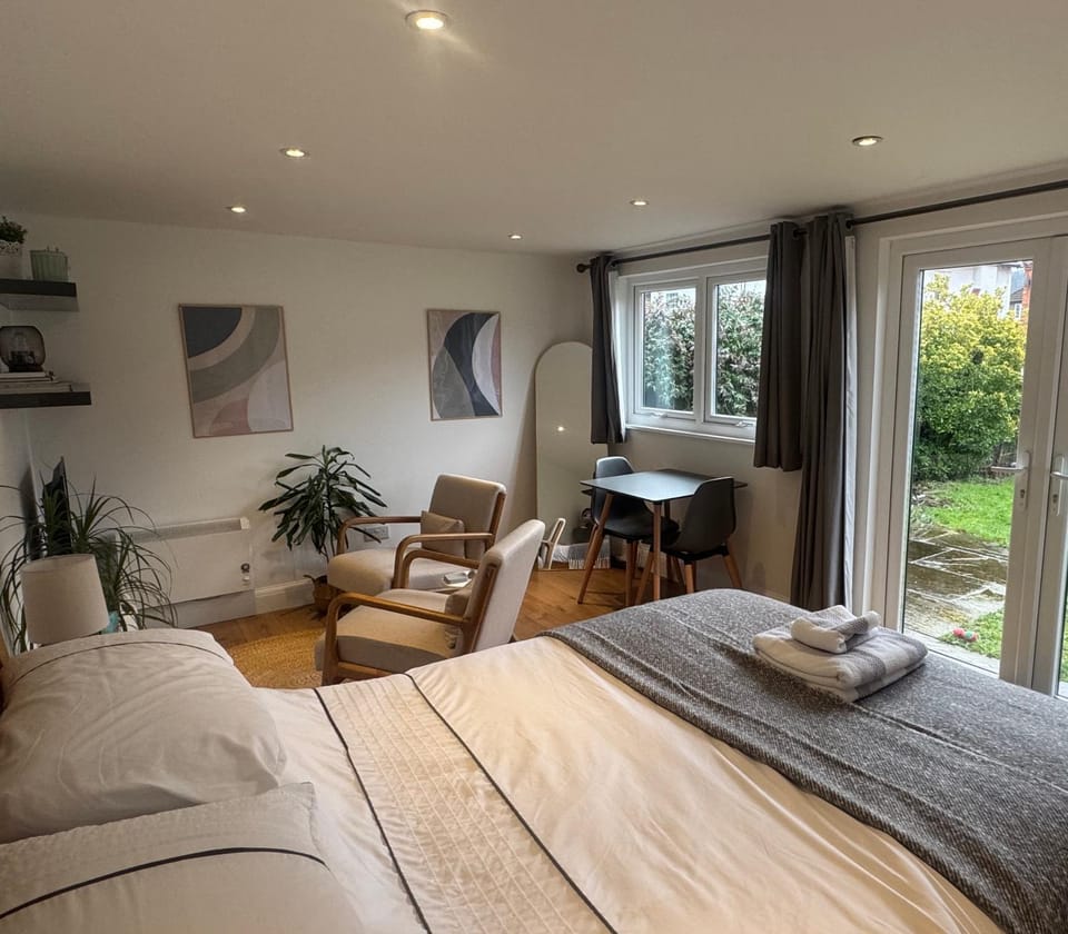 Cosy cabin nestled in the Surrey Hills Cabin in Dorking