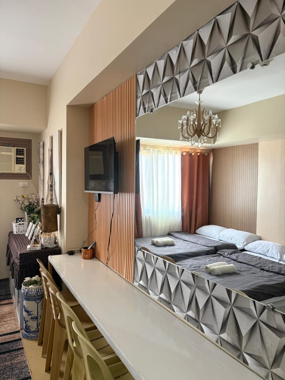 TV and multimedia, Living room, Photo of the whole room, Evening entertainment, Bedroom