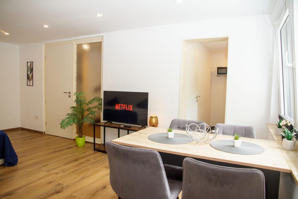 TV and multimedia, Dinner, microwave