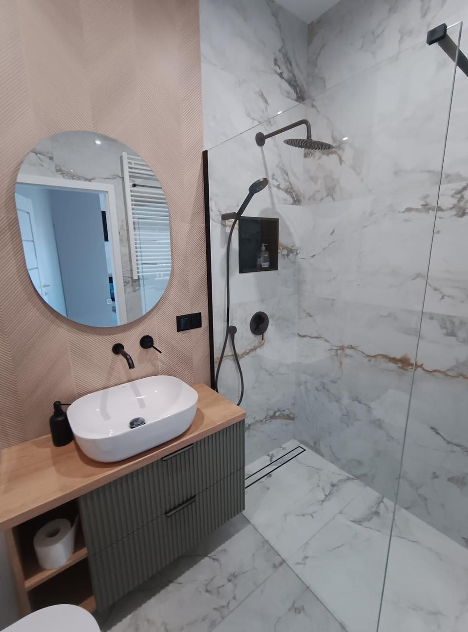 Nowy Apartament 45m2 Katedralna Śródmieście Parking podziemny FREE Apartment in Poland
