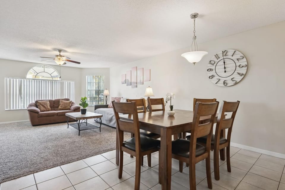 Living room, Dining area